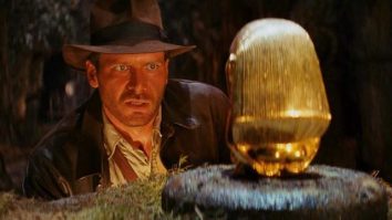 Review Sinopsis Film Raiders of the Lost Ark Indiana Jones And The Temple Of Doom