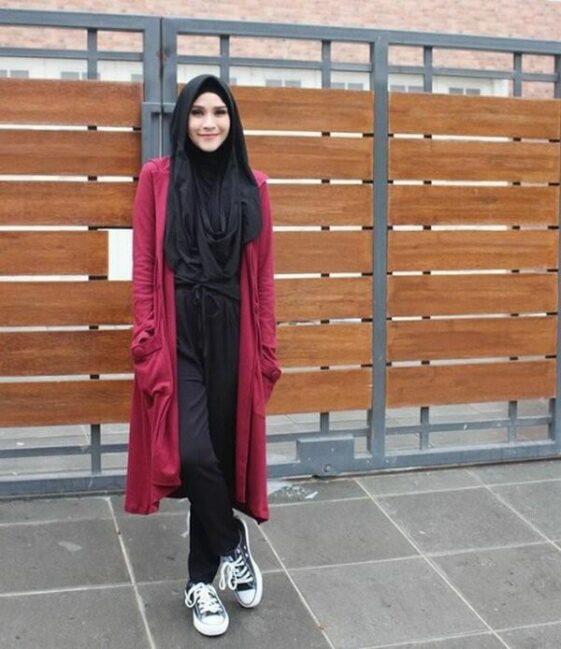 20 OOTD Cardigan Panjang Wanita Muslimah Model Hijab Terbaru